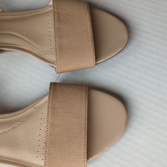 NEW Life Stride Soft System Yolo Wedge Slingback Sandal 7.5 Taupe - Picture 16 of 16